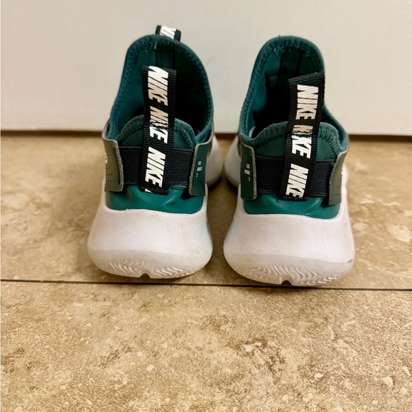 Nike Kids 3.5 Flex Runner 3 big kids Green - Picture 4 of 8